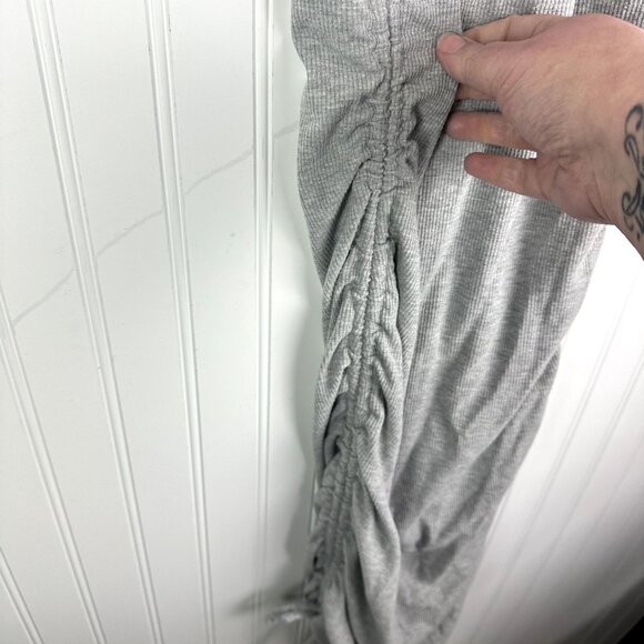 Lulu's Dress Bodycon Stretchy Knit Gray Ruched sides size Medium - Picture 3 of 5